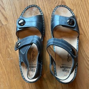 Finn Comfort Sandals
